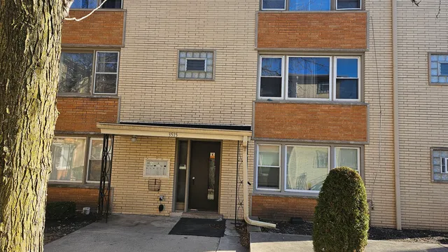 $113,000 | 3515 South Harlem Avenue, Unit 1B, Berwyn, IL 60402