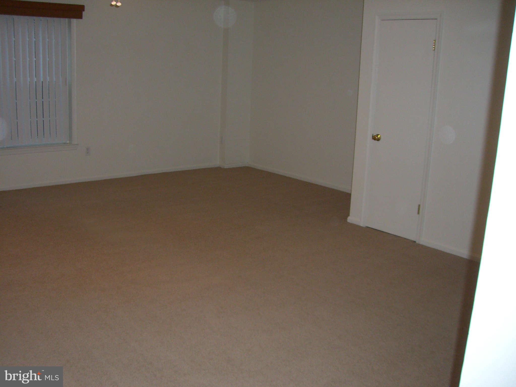 1684 Ridgely Court Crofton, MD 21114 - Photo 6 of 14 Living Room