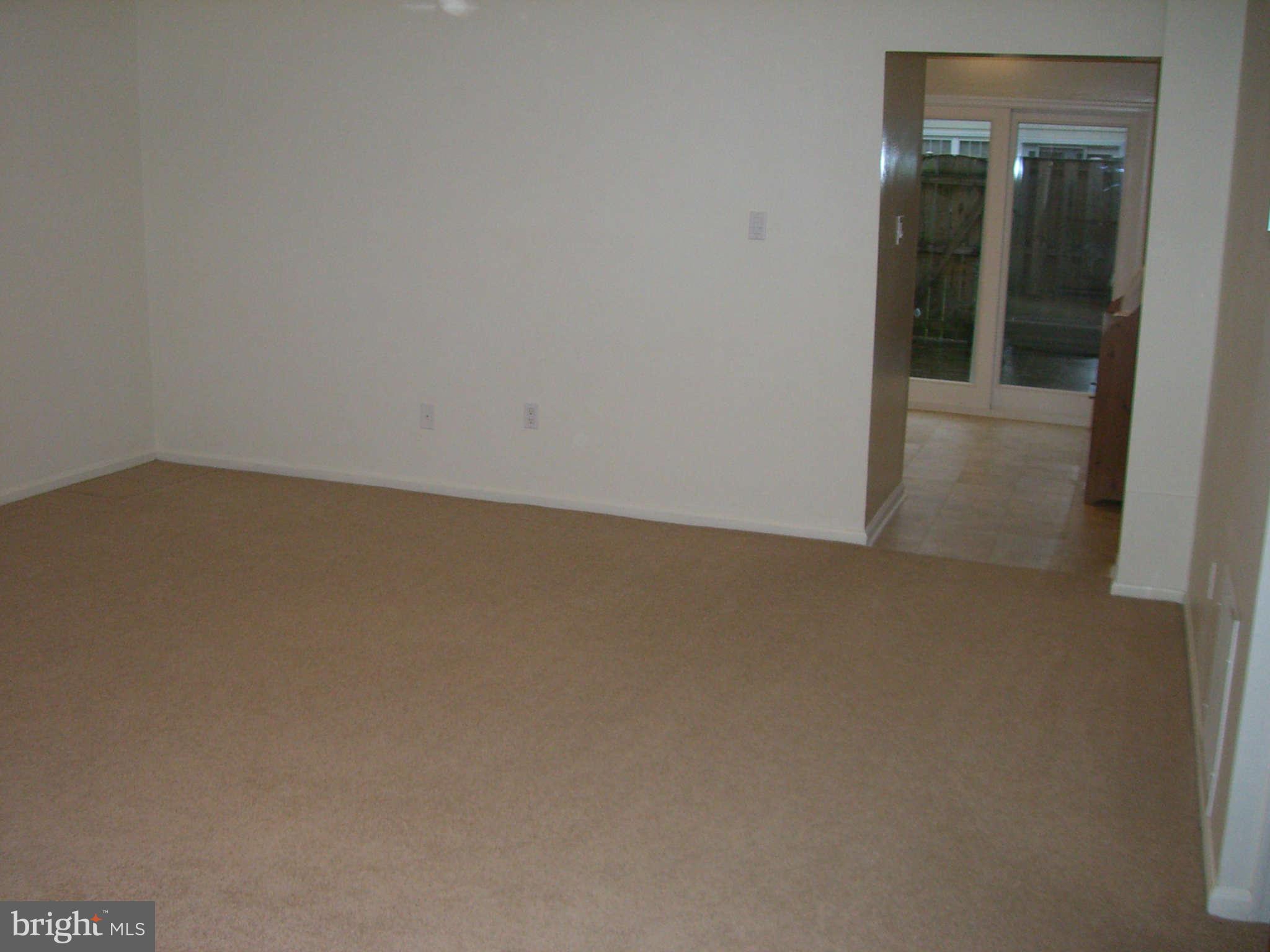 1684 Ridgely Court Crofton, MD 21114 - Photo 7 of 14 Living Room