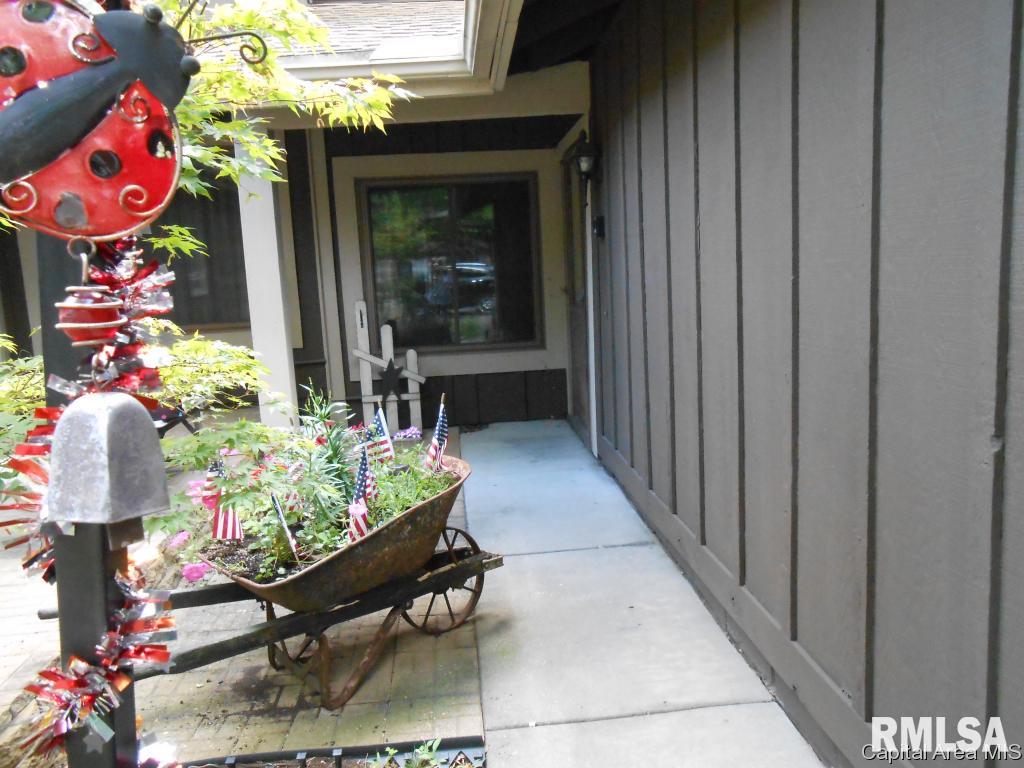 84 Trailridge Lane Springfield, IL 62704 - Photo 1 of 22 Gallery Image 1