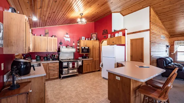 $445,000 | 167483 Bailey Lane, Hatley, WI 54440