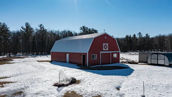 $445,000 | 167483 Bailey Lane, Hatley, WI 54440