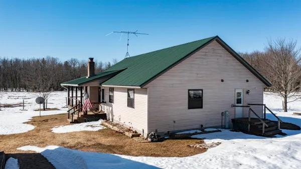 $445,000 | 167483 Bailey Lane, Hatley, WI 54440