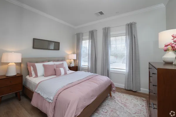 $3,200 | 74 Rockingham Road, Unit 207, Derry, NH 03038