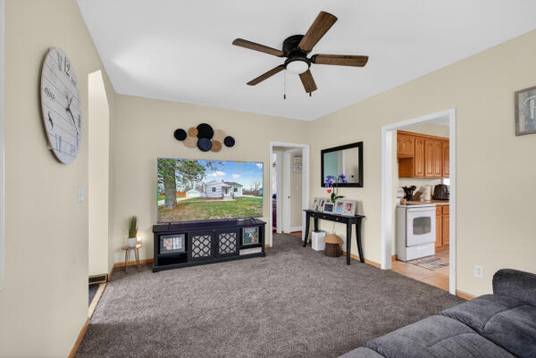 3020 Chippewa Trail Jackson, MI 49202 - Photo 13 of 33 Chippewa LR 2