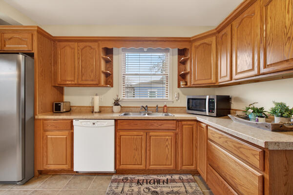 3020 Chippewa Trail Jackson, MI 49202 - Photo 18 of 33 Chippewa Kitchen 3
