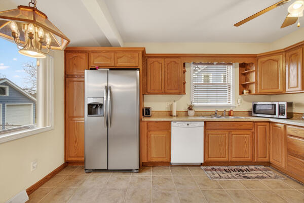 3020 Chippewa Trail Jackson, MI 49202 - Photo 19 of 33 Chippewa Kitchen 5
