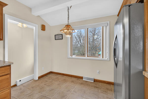 3020 Chippewa Trail Jackson, MI 49202 - Photo 24 of 33 Chippewa Dining 2