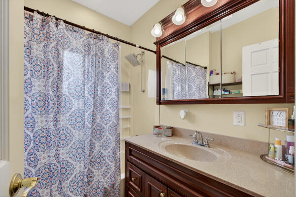 3020 Chippewa Trail Jackson, MI 49202 - Photo 29 of 33 Chippewa Bath