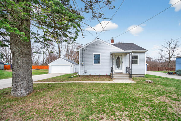 3020 Chippewa Trail Jackson, MI 49202 - Photo 3 of 33 Chippewa Front