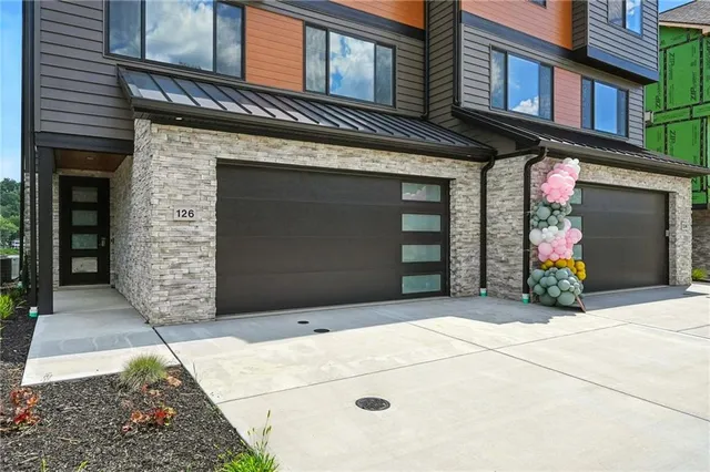 $760,000 | 141 Miramar Drive, Unit 11A, Pittsburgh, PA 15238