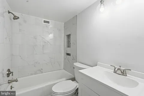 $245,000 | 4600 South Four Mile Run Drive, Unit 613, Arlington, VA 22204