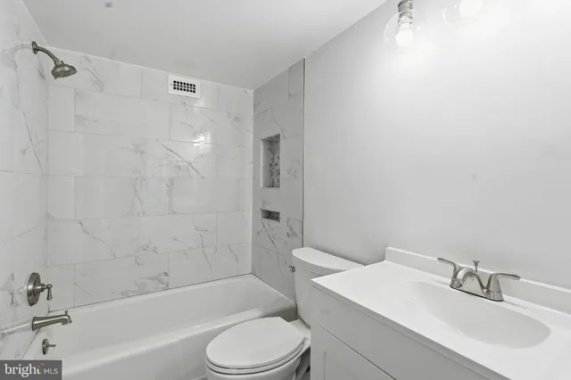 $245,000 | 4600 South Four Mile Run Drive, Unit 613, Arlington, VA 22204