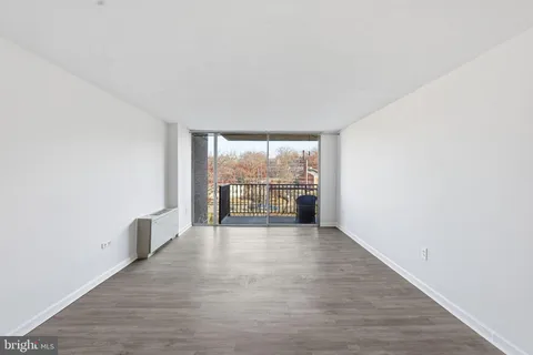 $245,000 | 4600 South Four Mile Run Drive, Unit 613, Arlington, VA 22204