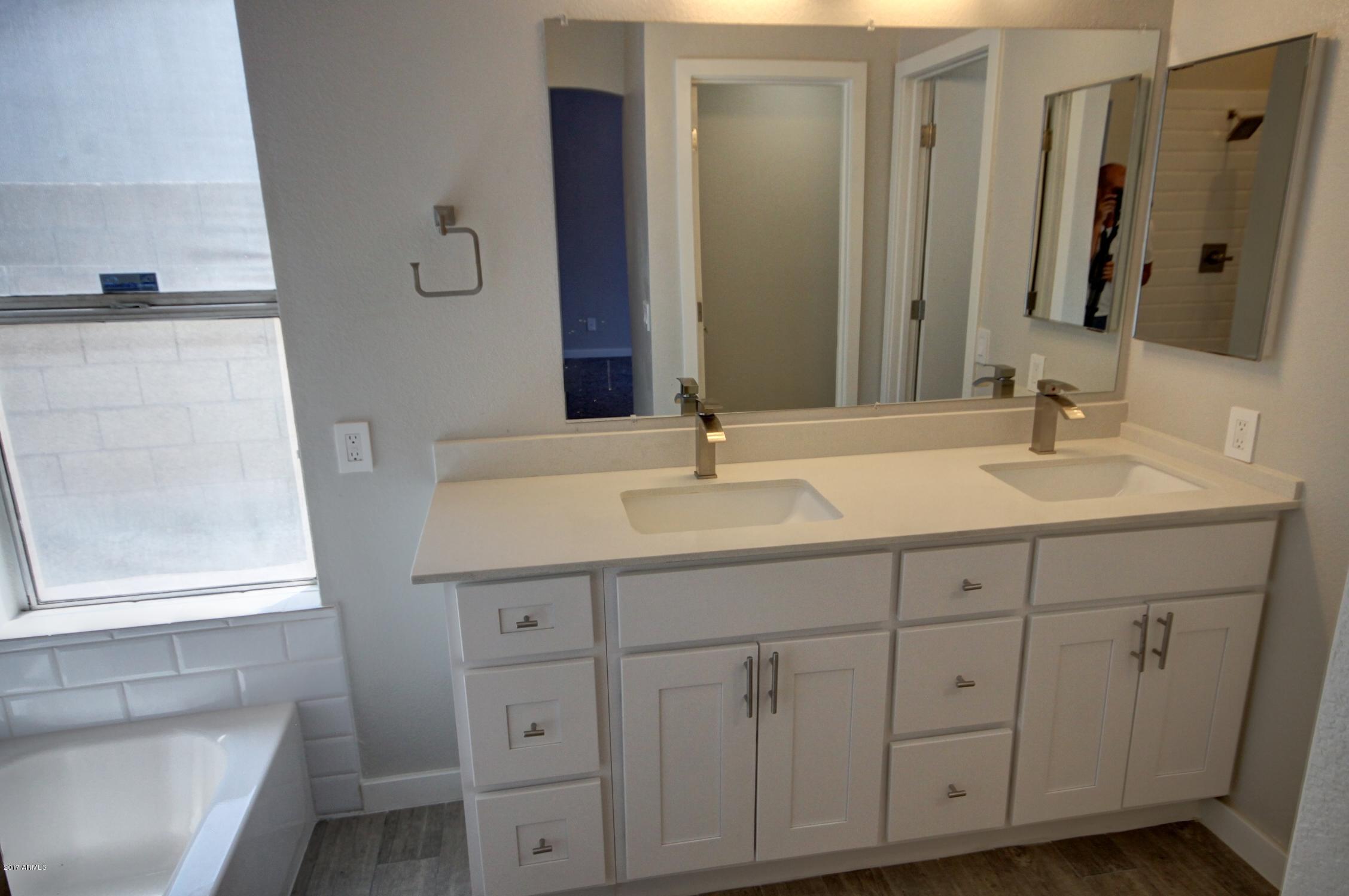 1733 East Fremont Road Phoenix, AZ 85042 - Photo 14 of 18 IMG_4779_80_81
