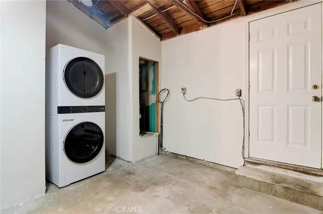 $1,050,000 | 2543 East Locust Avenue, Orange, CA 92867