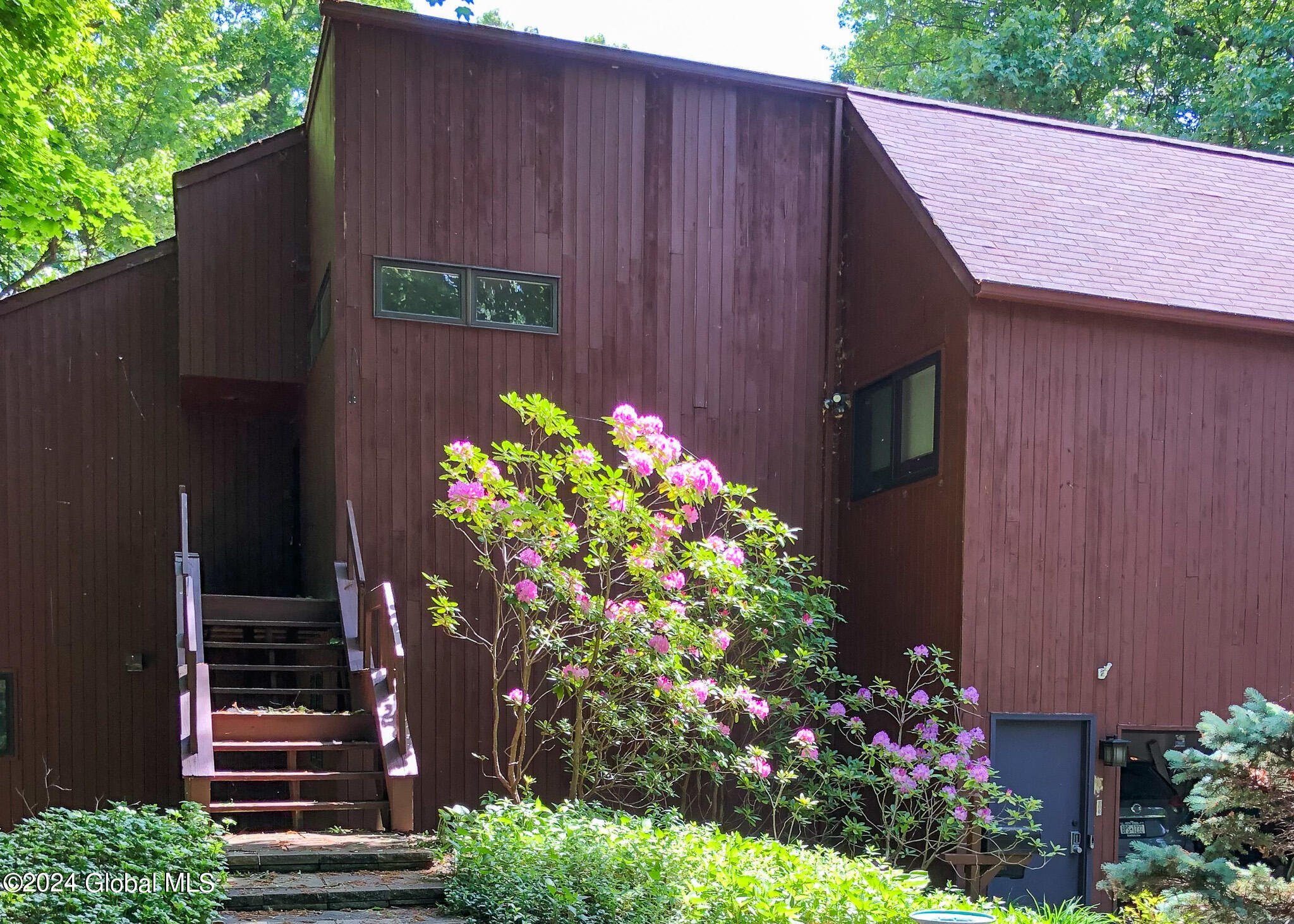 361 Loudon Road Colonie, NY 12211 - Photo 2 of 44 IMG_1766-2