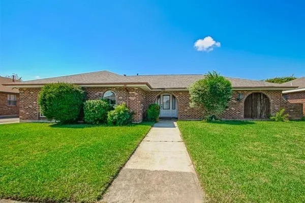 $3,300 | 1208 Giuffrias Avenue, Metairie, LA 70001