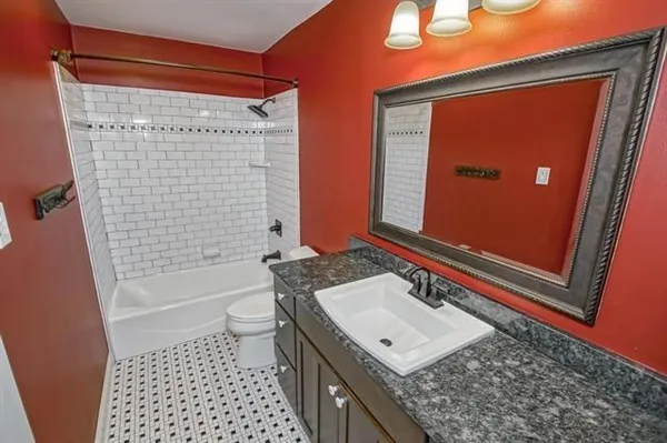 $3,300 | 1208 Giuffrias Avenue, Metairie, LA 70001