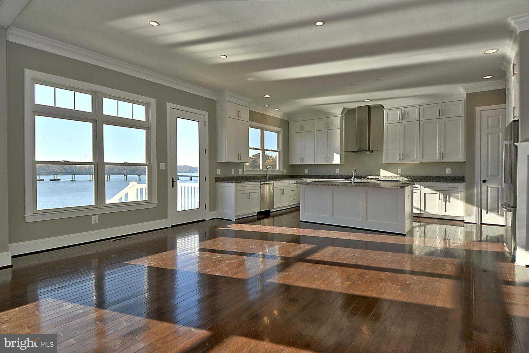 2998 Friends Road Annapolis, MD 21401 - Photo 4 of 28 Dining Room/Kitchen