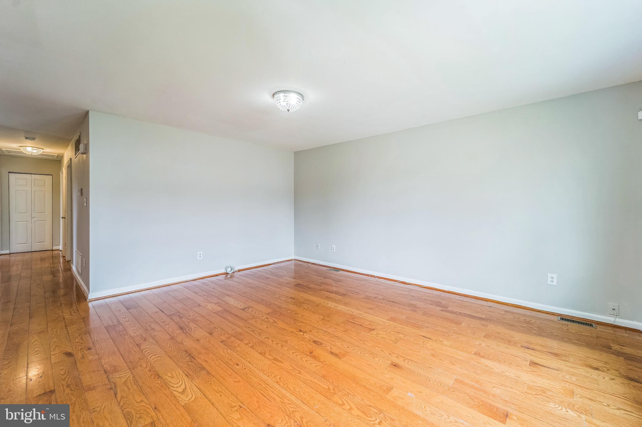 26 Stemmers Run Road Baltimore, MD 21221 - Photo 3 of 20 Gallery Image 3