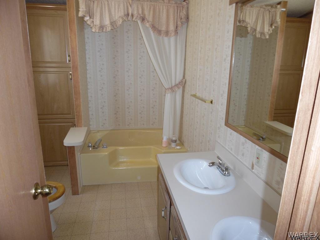 692 Ehrenberg Road Golden Valley, AZ 86413 - Photo 10 of 12