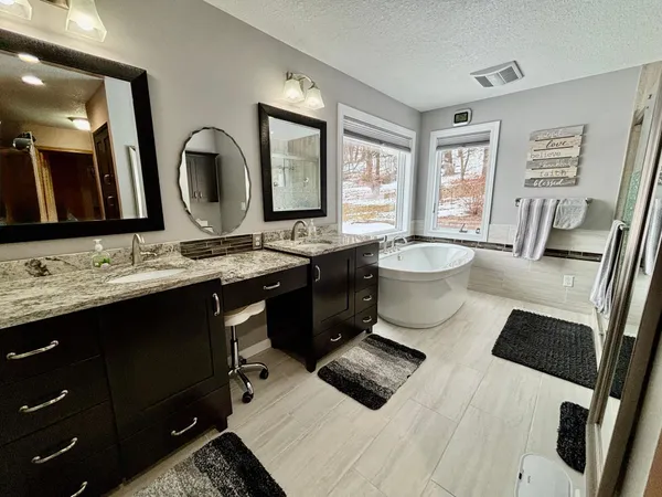 $825,000 | 9200 County Road 3 Northwest, Oronoco, MN 55960