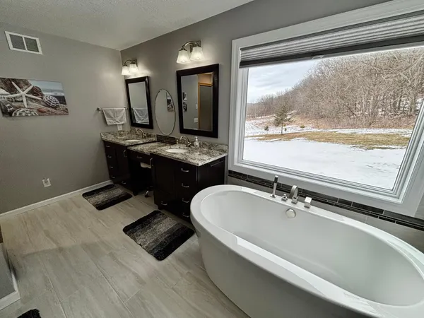 $825,000 | 9200 County Road 3 Northwest, Oronoco, MN 55960