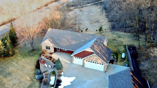 $825,000 | 9200 County Road 3 Northwest, Oronoco, MN 55960