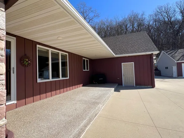 $825,000 | 9200 County Road 3 Northwest, Oronoco, MN 55960