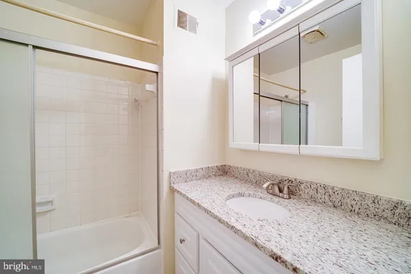 $2,950 | 7476 Adams Park Court, Annandale, VA 22003