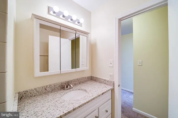 $2,950 | 7476 Adams Park Court, Annandale, VA 22003