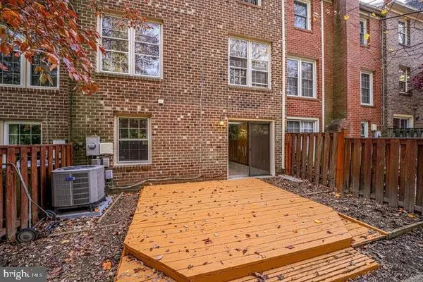 $2,950 | 7476 Adams Park Court, Annandale, VA 22003