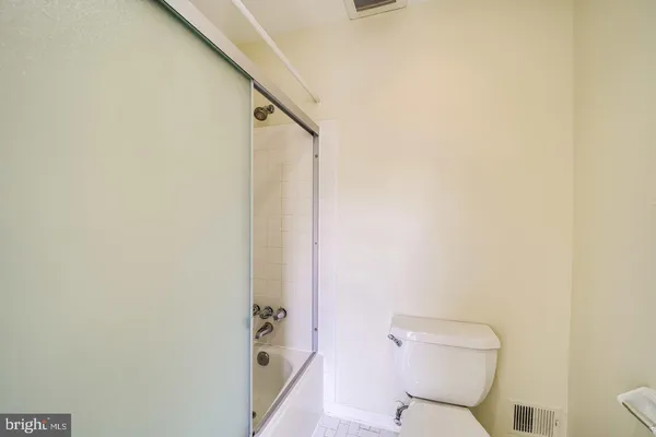 $2,950 | 7476 Adams Park Court, Annandale, VA 22003