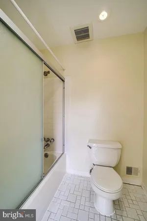 $2,950 | 7476 Adams Park Court, Annandale, VA 22003