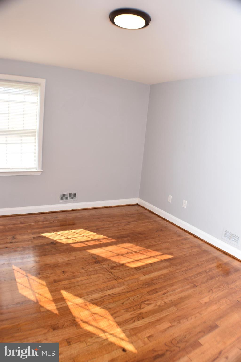 1615 Northbourne Road Baltimore, MD 21239 - Photo 19 of 40