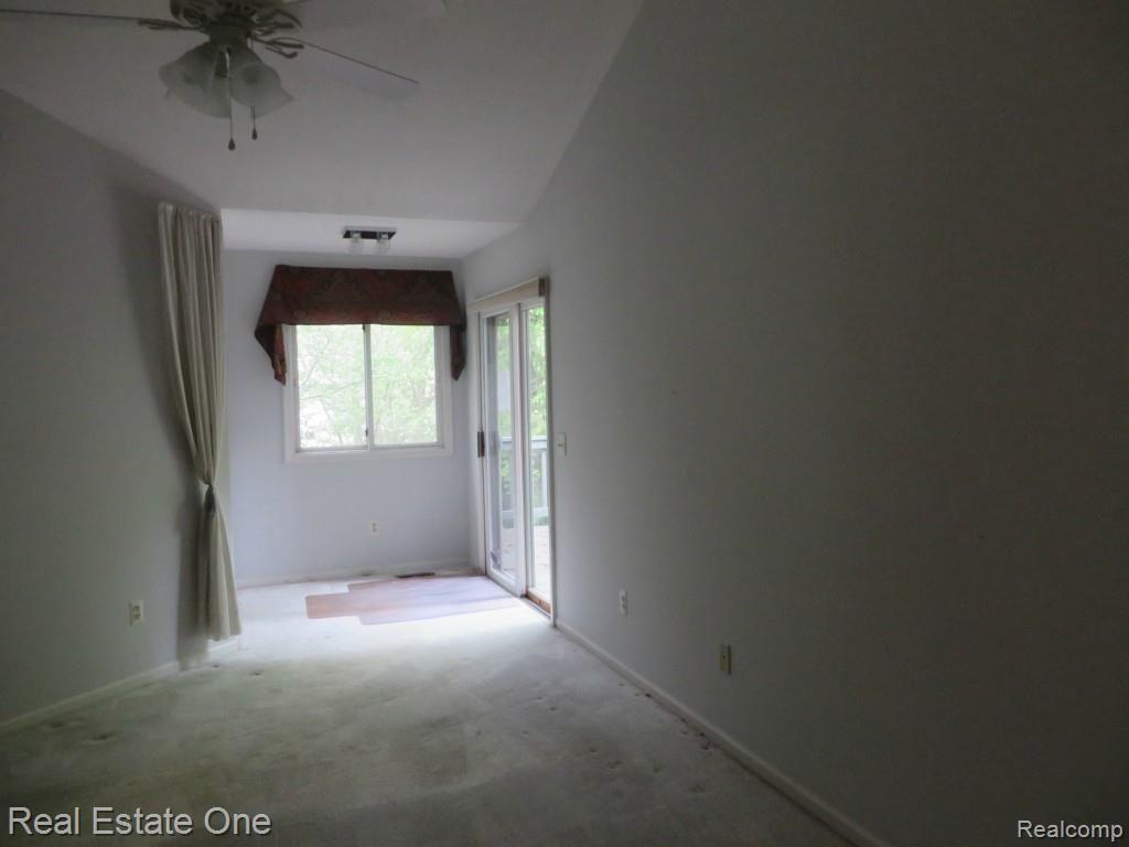 3346 Henley Court, Unit 78L Rochester, MI 48309 - Photo 15 of 21 Master Bedroom.jpg