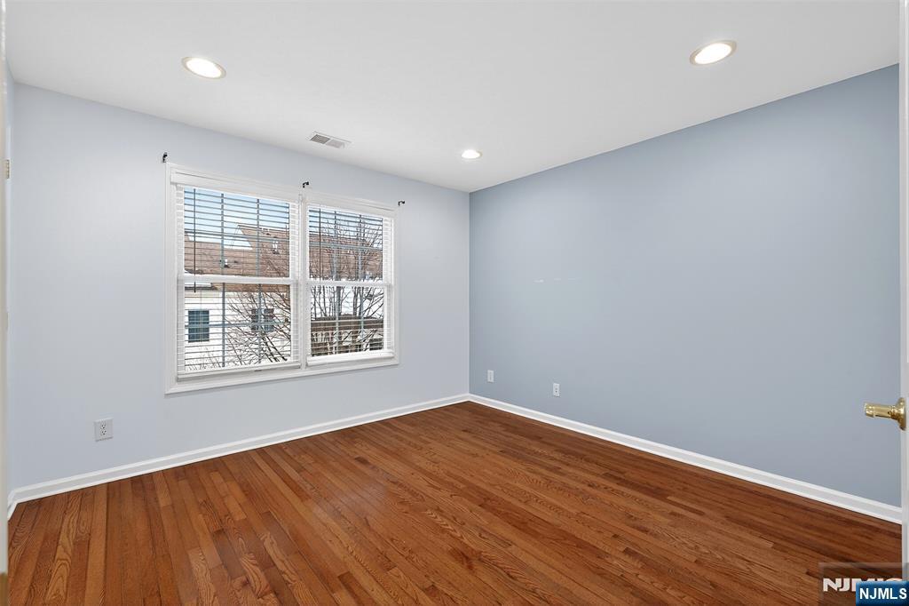 4 Generals Lane Totowa, NJ 07512 - Photo 26 of 46