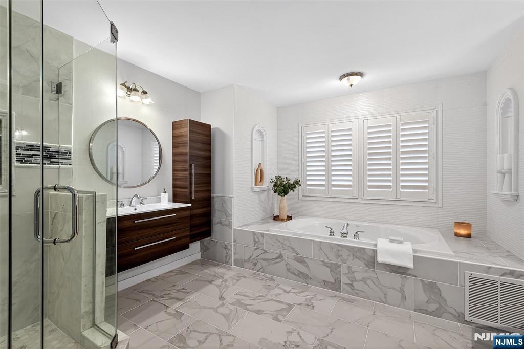 4 Generals Lane Totowa, NJ 07512 - Photo 33 of 46