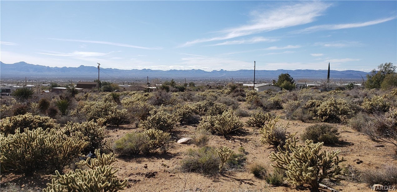 3439 Kayenta Road Golden Valley, AZ 86413 - Photo 6 of 8 a view of a city with mountain