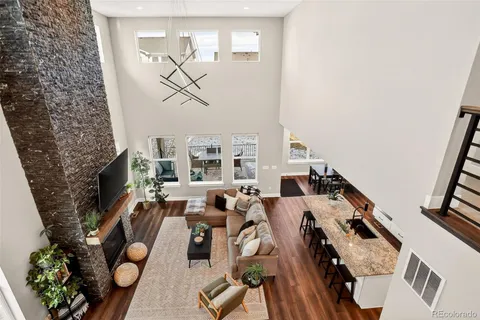 a view of a livingroom with furniture