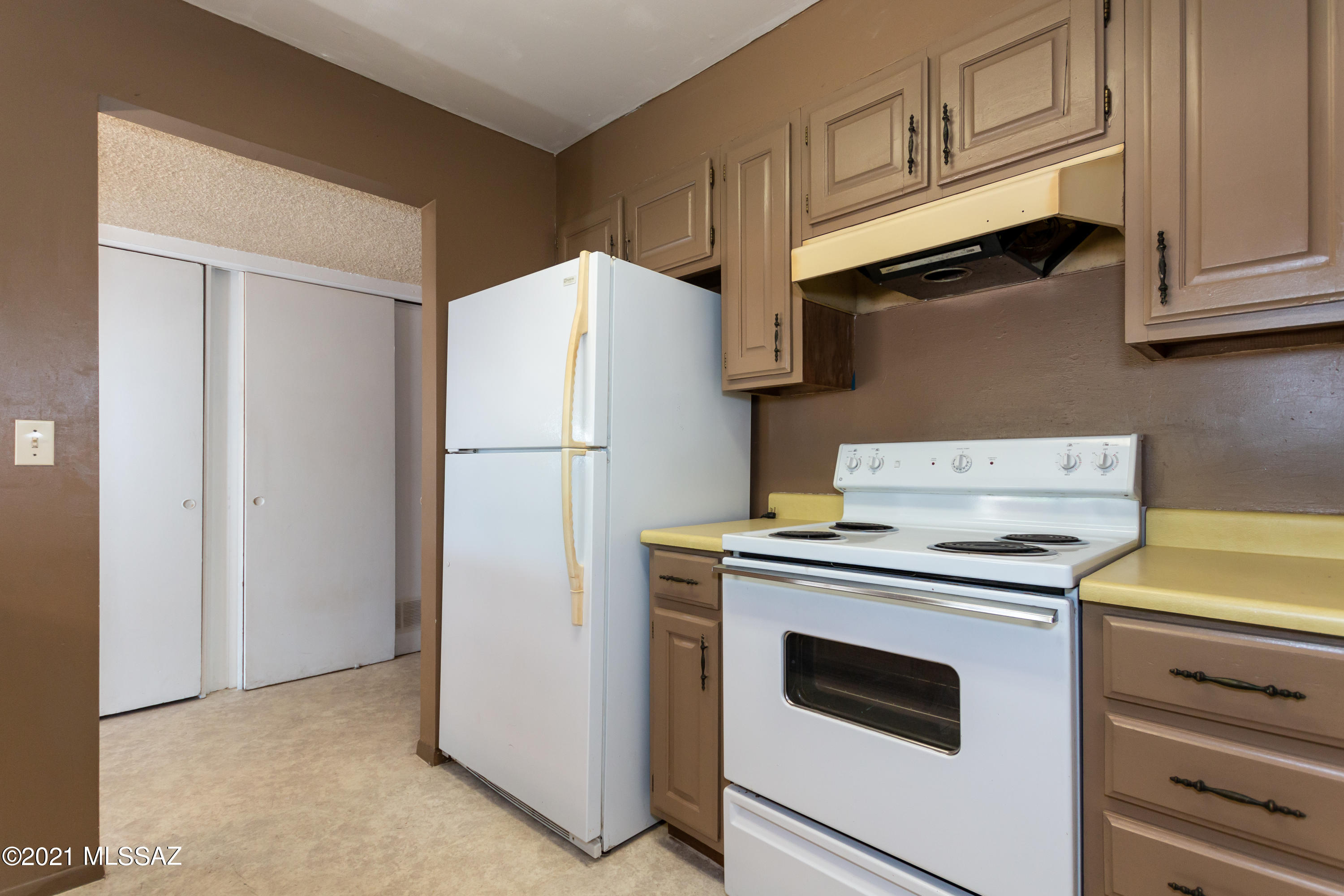 3227 East Kleindale Road Tucson, AZ 85716 - Photo 4 of 43