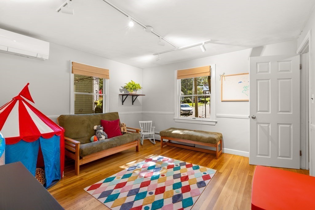 1 Hiawatha Road Woburn, MA 01801 - Photo 3 of 26 Gallery Image 3