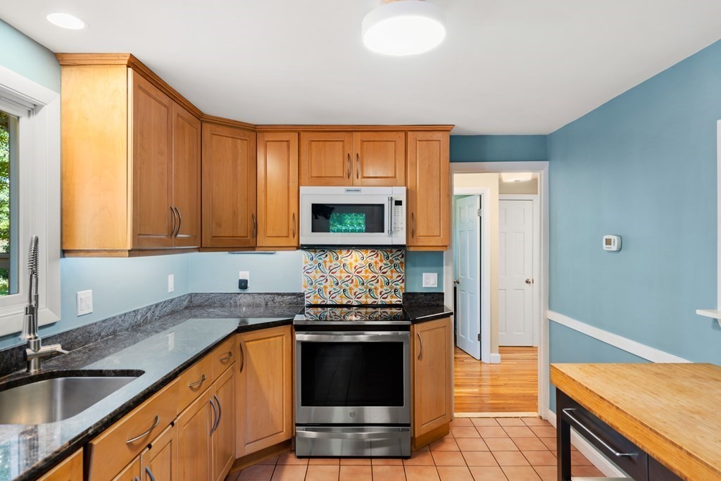 1 Hiawatha Road Woburn, MA 01801 - Photo 10 of 26 Gallery Image 10