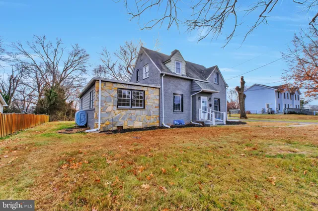 $825,000 | 3509 Annandale Road, Annandale, VA 22003