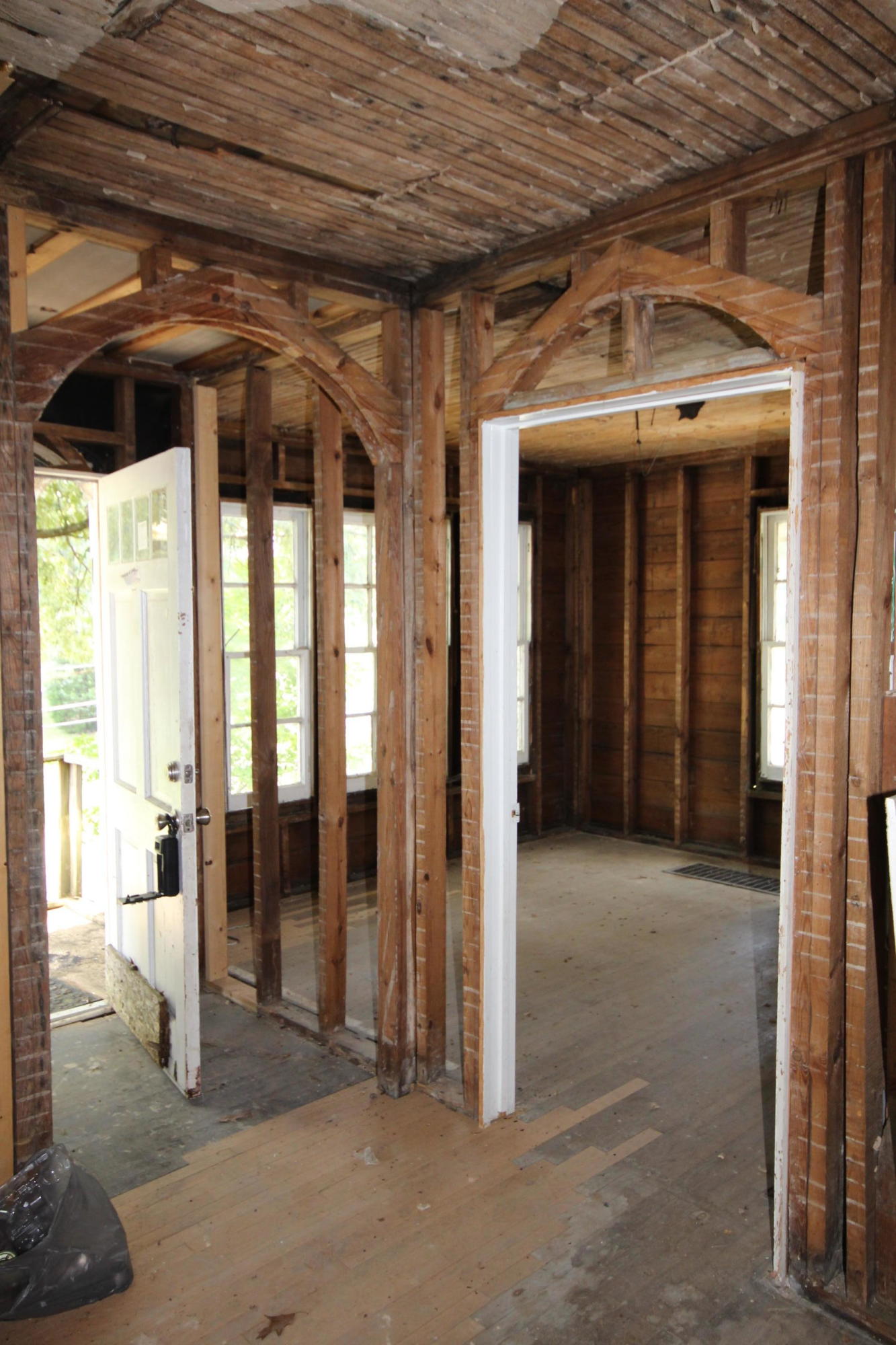 220 Gillespie Road Chattanooga, TN 37411 - Photo 3 of 17 Gillespie arched doors