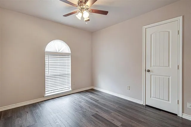 $1,695 | 208 Chevy Chase Drive, Fort Worth, TX 76134