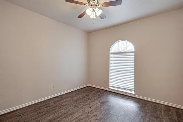 $1,695 | 208 Chevy Chase Drive, Fort Worth, TX 76134