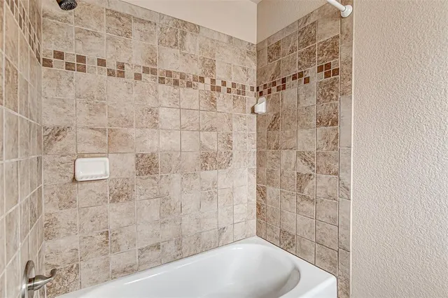 $1,695 | 208 Chevy Chase Drive, Fort Worth, TX 76134