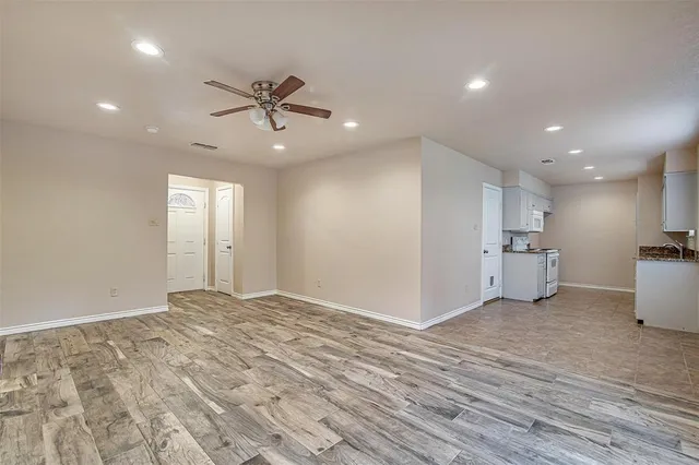 $1,695 | 208 Chevy Chase Drive, Fort Worth, TX 76134